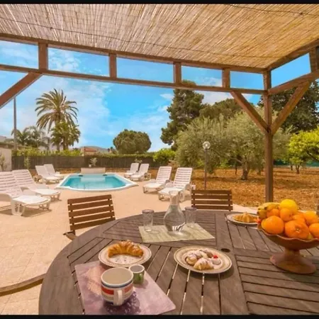Valle Del Re فيلة بارتينيكو