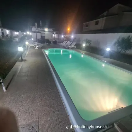Valle Del Re فيلة بارتينيكو